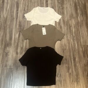 3 tight fit cropped t-shirts